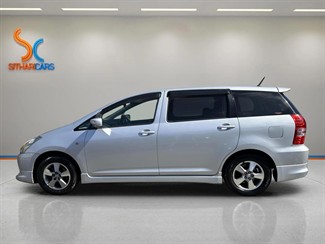 2004 Toyota WISH - Thumbnail