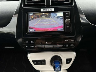 2017 Toyota Prius - Thumbnail