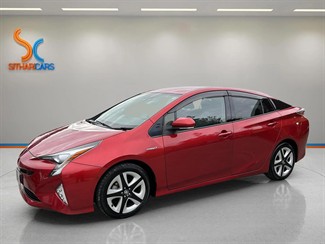 2017 Toyota Prius - Thumbnail