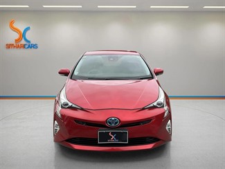 2017 Toyota Prius - Thumbnail