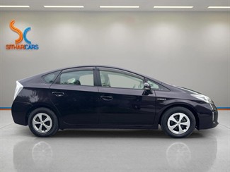 2014 Toyota Prius - Thumbnail