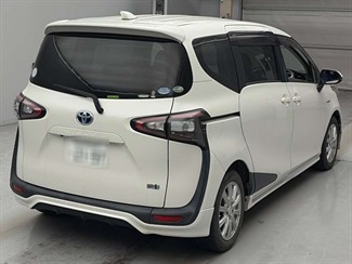 2016 Toyota Sienta - Thumbnail