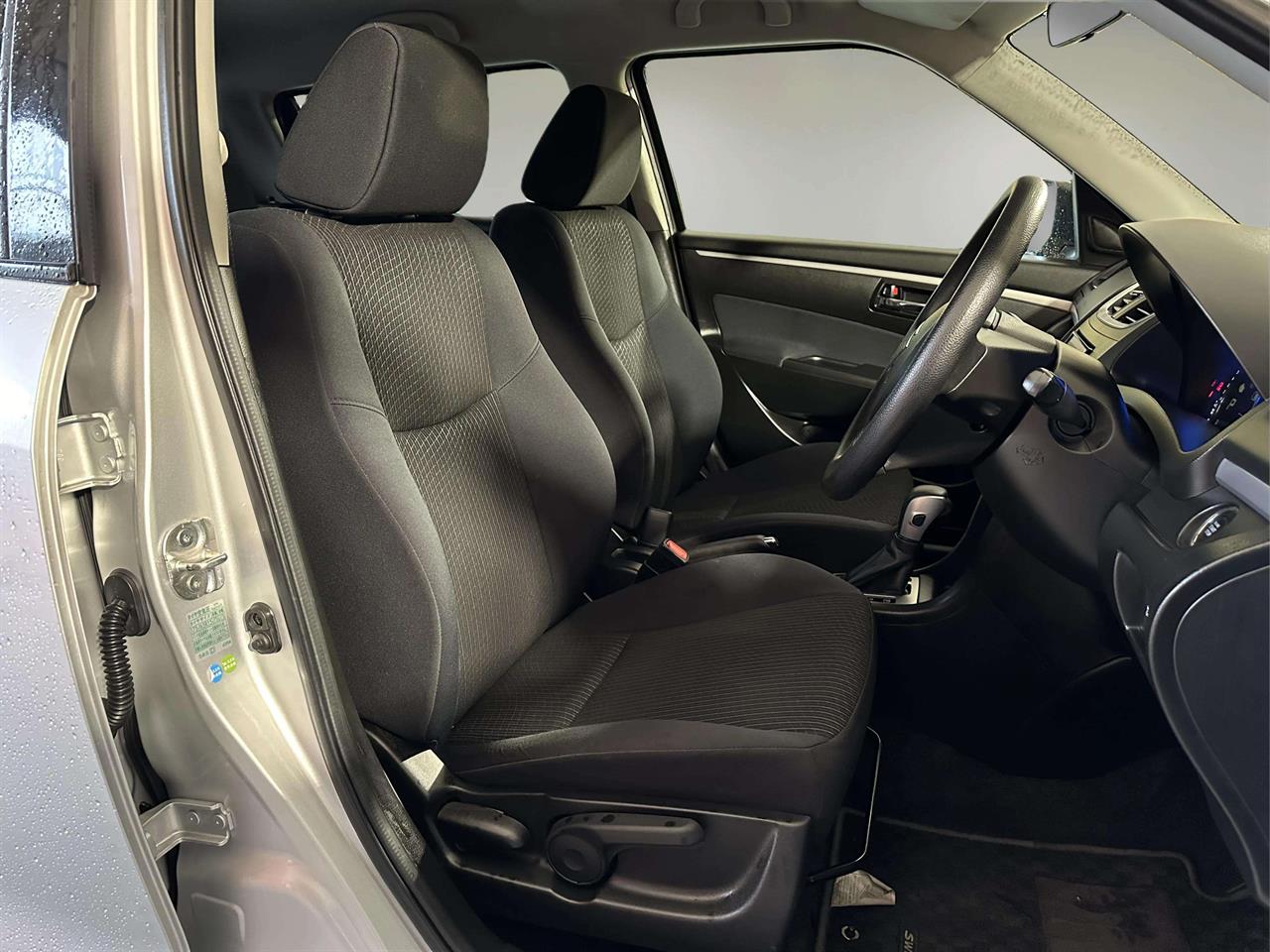 2016 Suzuki SWIFT