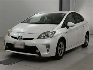 2013 Toyota Prius - Thumbnail