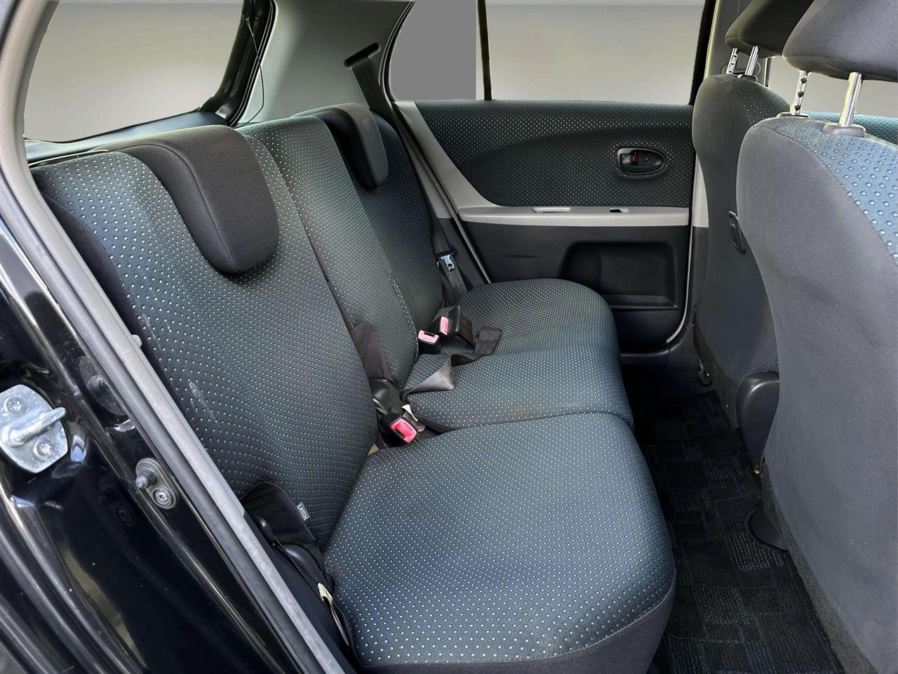 2006 Toyota Vitz