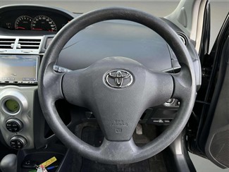 2006 Toyota Vitz - Thumbnail