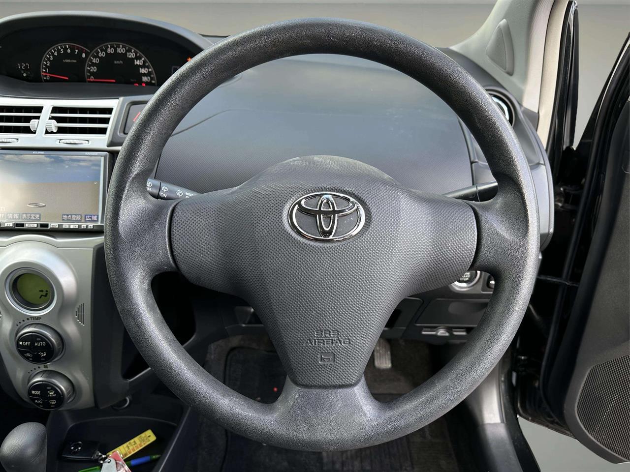 2006 Toyota Vitz