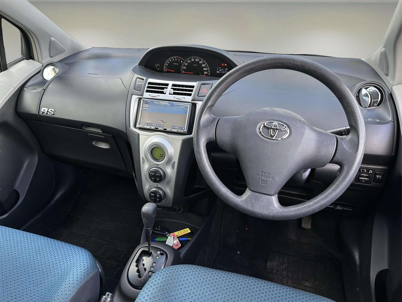 2006 Toyota Vitz