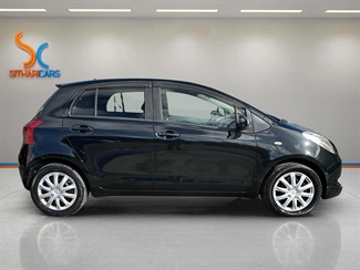2006 Toyota Vitz - Thumbnail