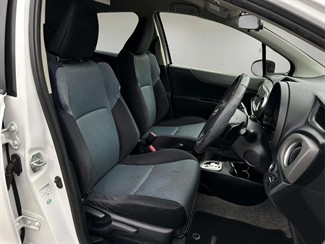 2011 Toyota Vitz - Thumbnail