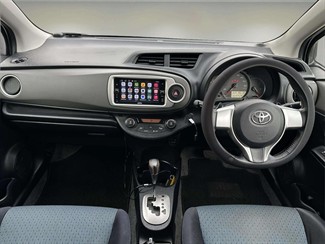 2011 Toyota Vitz - Thumbnail