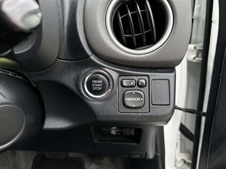 2011 Toyota Vitz - Thumbnail