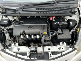 2011 Toyota Vitz - Thumbnail