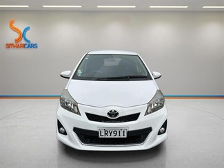 2011 Toyota Vitz - Thumbnail