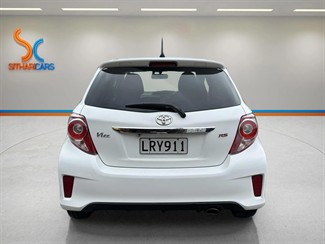 2011 Toyota Vitz - Thumbnail