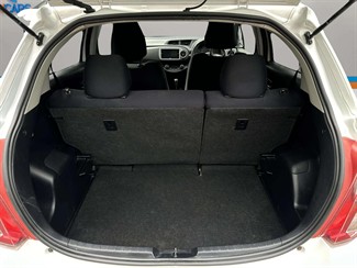 2011 Toyota Vitz - Thumbnail