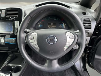 2017 Nissan Leaf - Thumbnail