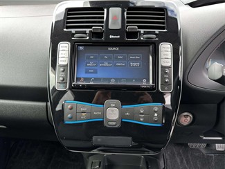 2017 Nissan Leaf - Thumbnail