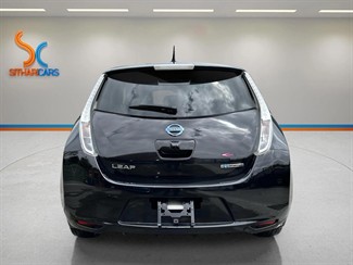 2017 Nissan Leaf - Thumbnail