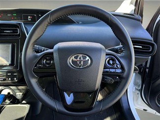 2021 Toyota Prius - Thumbnail