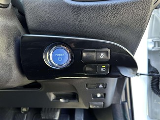 2021 Toyota Prius - Thumbnail