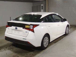 2021 Toyota Prius - Thumbnail