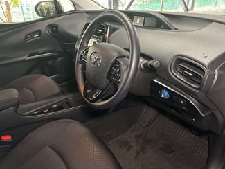2021 Toyota Prius - Thumbnail