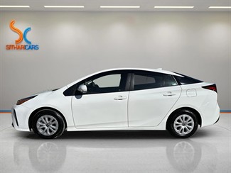 2021 Toyota Prius - Thumbnail