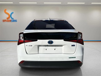 2021 Toyota Prius - Thumbnail
