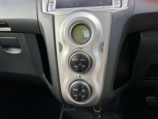 2006 Toyota Vitz - Thumbnail