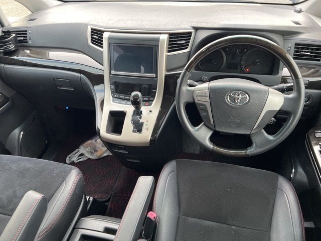 2013 Toyota VELLFIRE