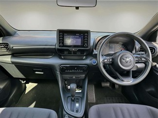 2021 Toyota Yaris - Thumbnail