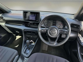 2021 Toyota Yaris - Thumbnail