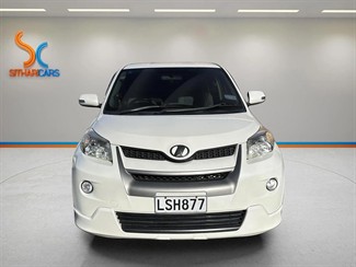 2007 Toyota IST - Thumbnail