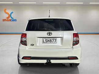 2007 Toyota IST - Thumbnail