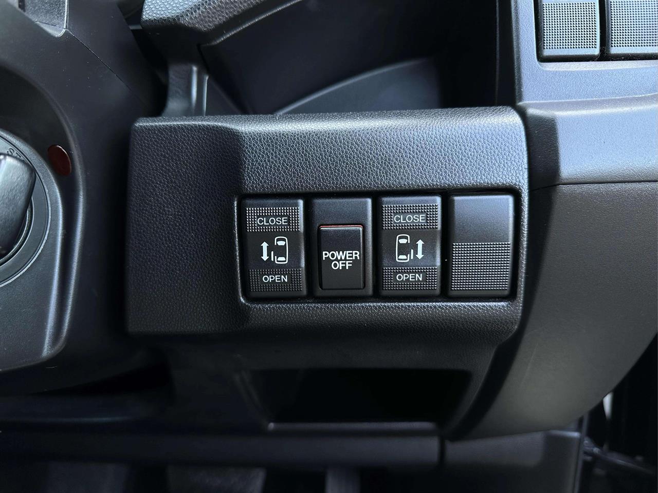 2013 Mazda Premacy