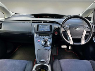 2013 Toyota Prius - Thumbnail