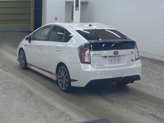 2013 Toyota Prius - Thumbnail