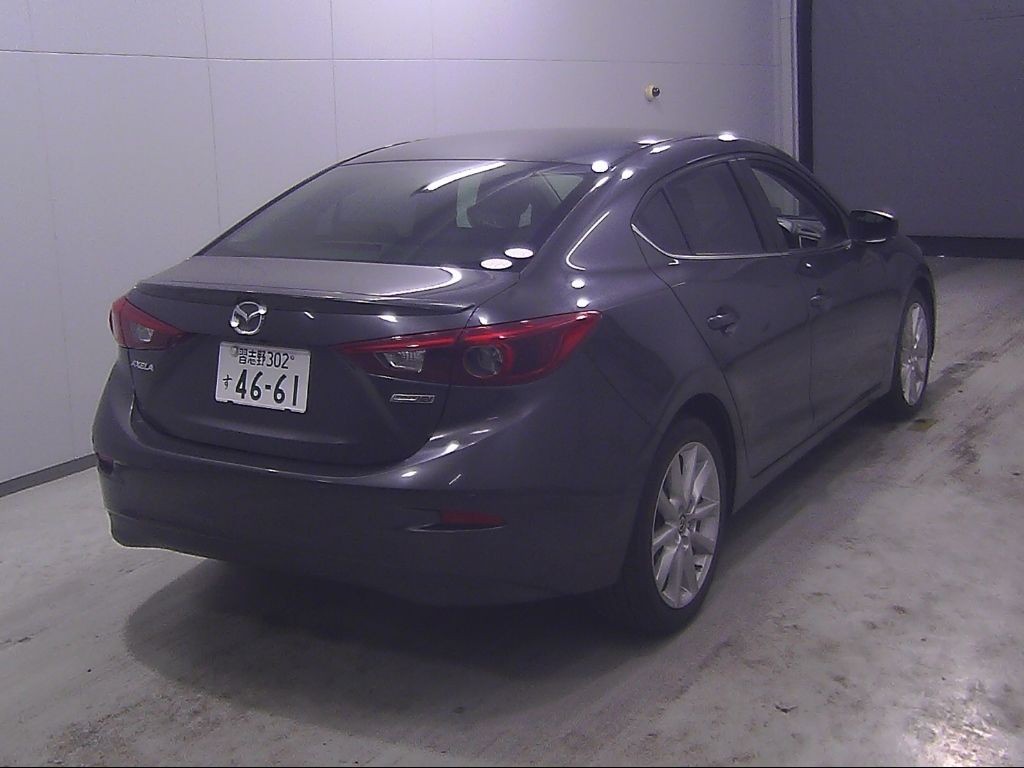 2016 Mazda Axela