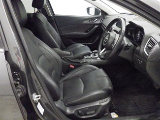 2016 Mazda Axela - Thumbnail