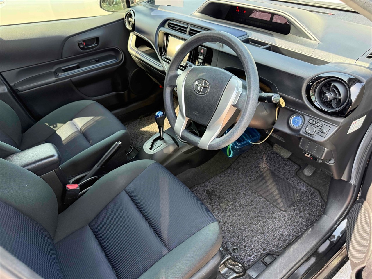 2016 Toyota AQUA