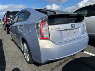 2013 Toyota Prius - Thumbnail