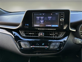 2017 Toyota C-HR - Thumbnail