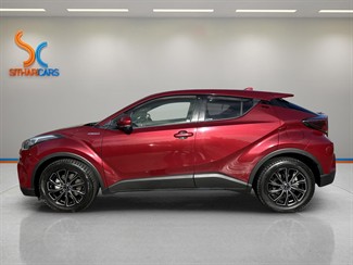 2017 Toyota C-HR - Thumbnail