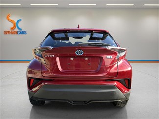 2017 Toyota C-HR - Thumbnail