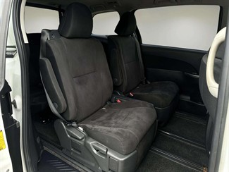 2012 Toyota Estima - Thumbnail