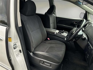 2012 Toyota Estima - Thumbnail