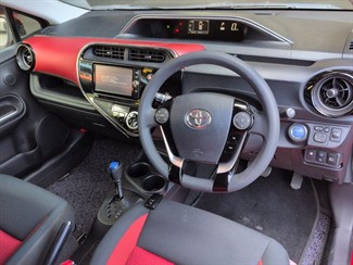 2017 Toyota AQUA - Thumbnail