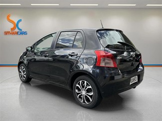 2006 Toyota Vitz - Thumbnail